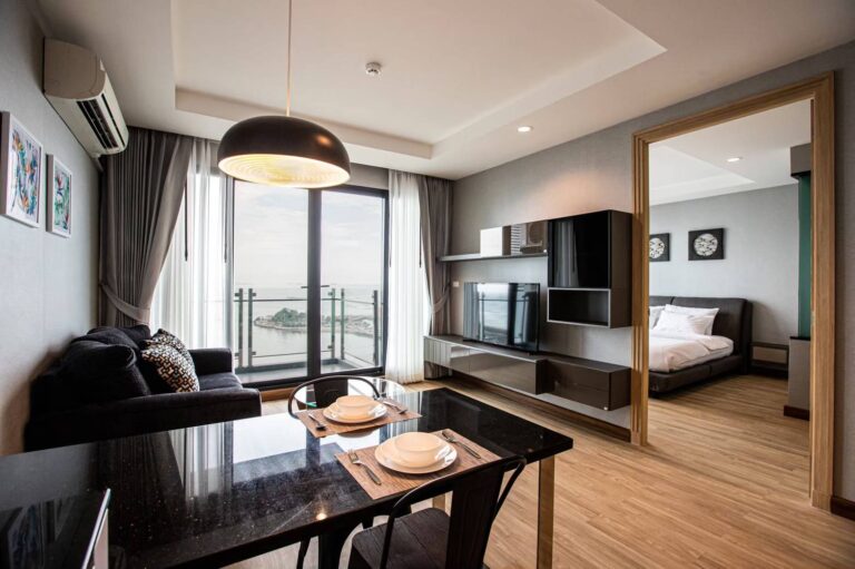 Ladda Plus Condominium Sriracha