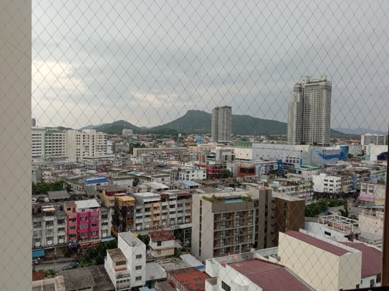 Sriracha Condo View, room 1310