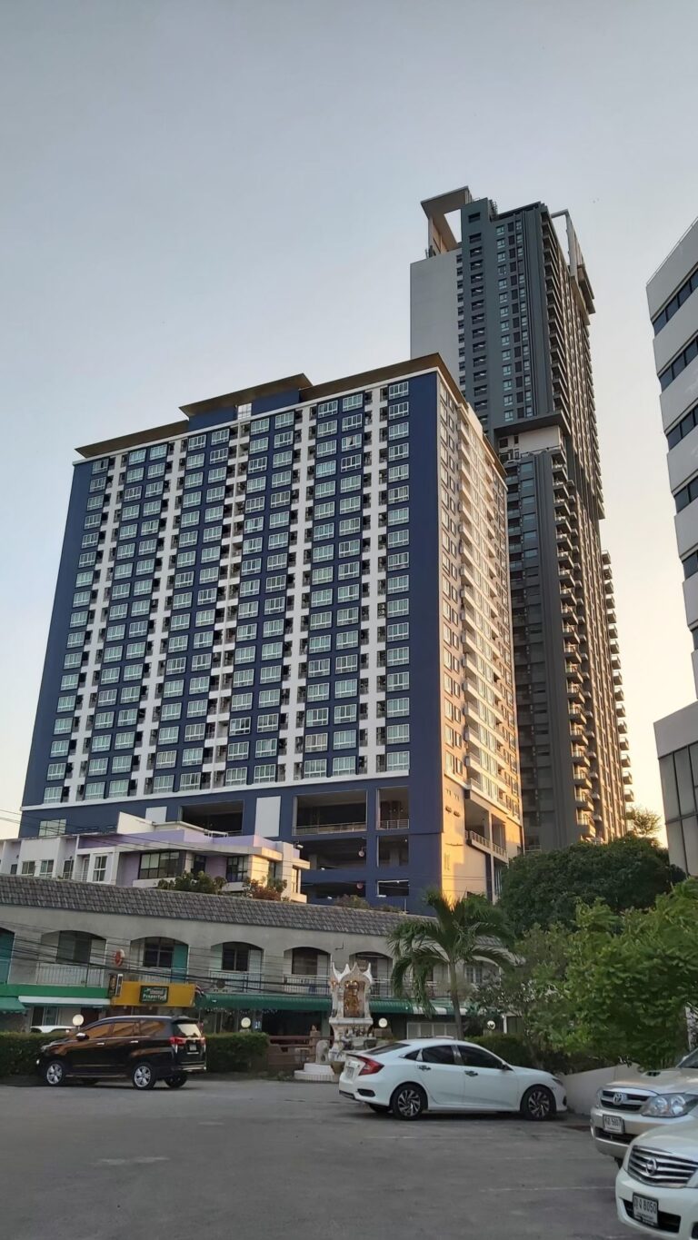 Ladda Condo View Condominium