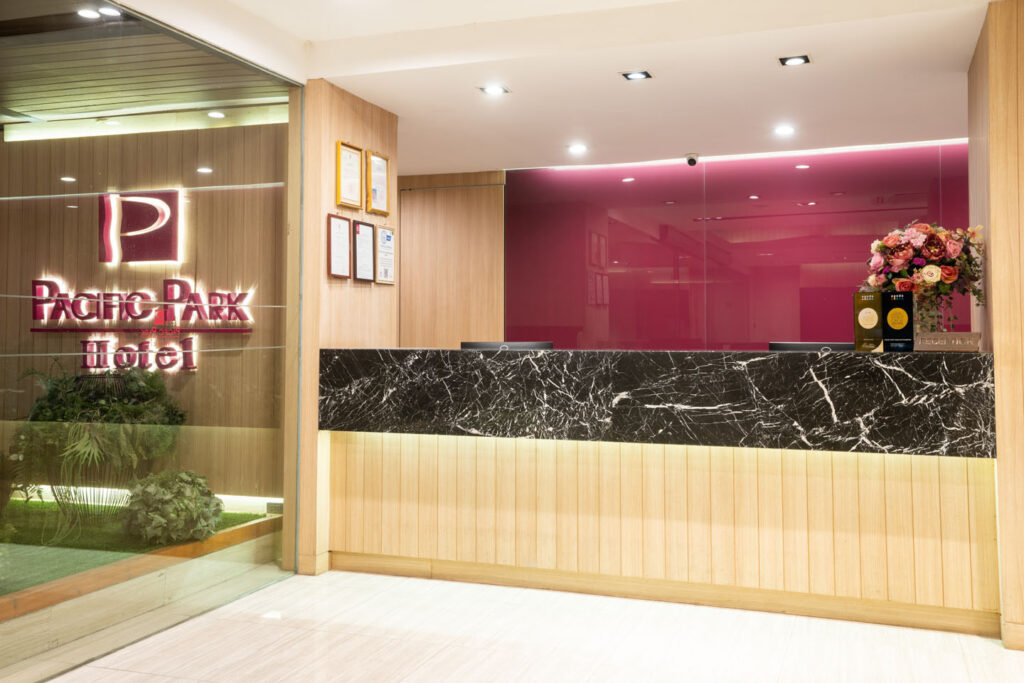 Pacific Park Hotel & Residence Sriracha｜ロビー・Hotel棟（ファイル名 Lobby-Hotel-Building-1 より）