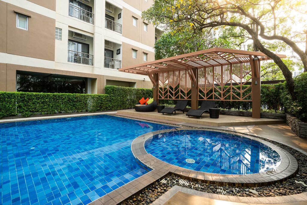 Pacific Park Hotel & Residence Sriracha｜屋外プール（ファイル名 Outdoor-Swimming-Pool より）