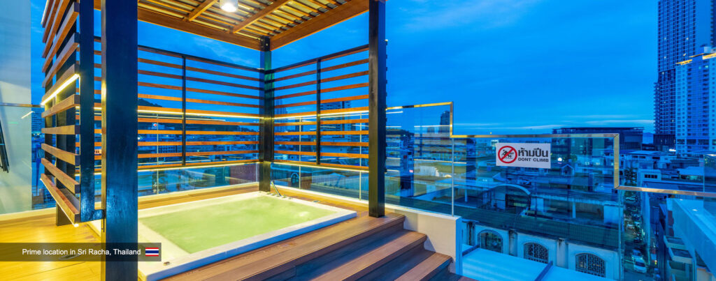 The Middelton Service Apartment Sriracha｜屋上オンセン浴槽（夜景、目視確認済み）